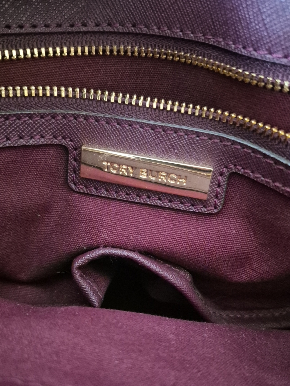 Tory Burch Robinson Burgundy Tote Bag - Picture 10 of 16